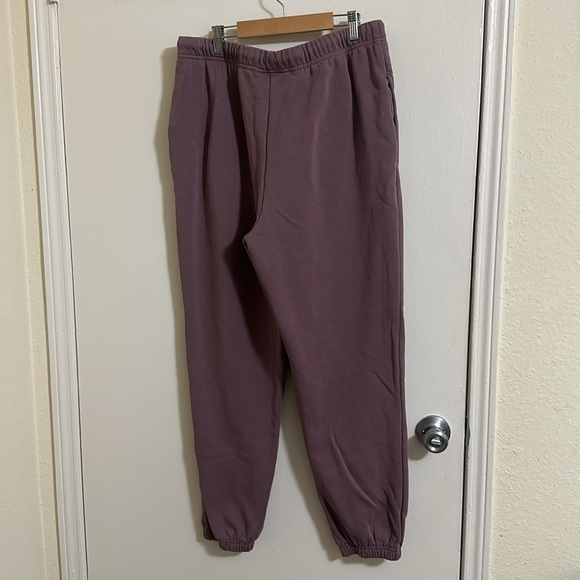 Rare Beauty Selena Gomez Purple Joggers XL - Picture 4 of 7